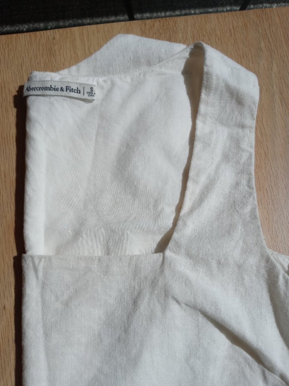 ABERCROMBIE & FITCH linen blend square neck top (S) - Picture 2 of 13